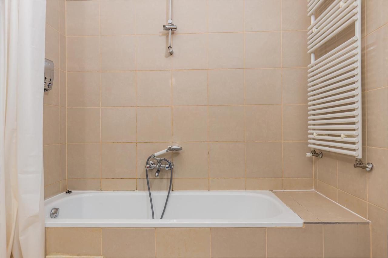 Cosy 1 Bedroom Apartment In Gozsdu Court Budapeste Exterior foto