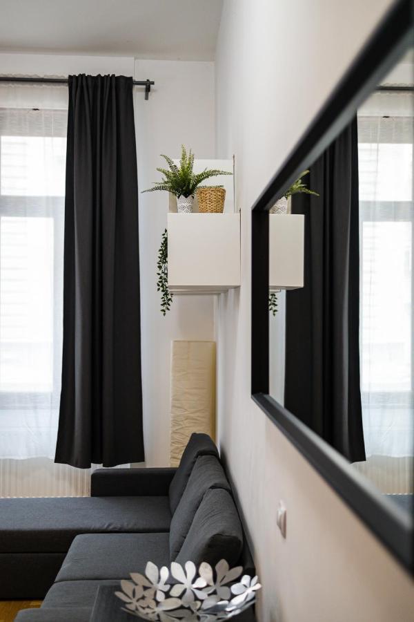 Cosy 1 Bedroom Apartment In Gozsdu Court Budapeste Exterior foto