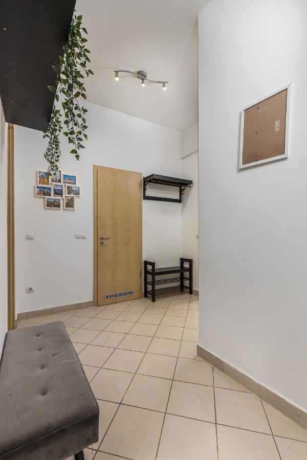 Cosy 1 Bedroom Apartment In Gozsdu Court Budapeste Exterior foto