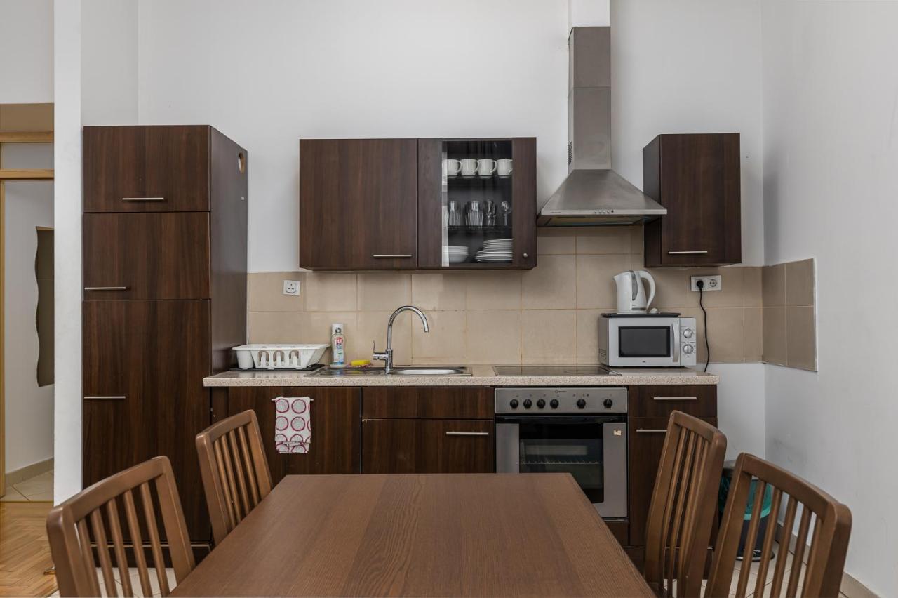 Cosy 1 Bedroom Apartment In Gozsdu Court Budapeste Exterior foto