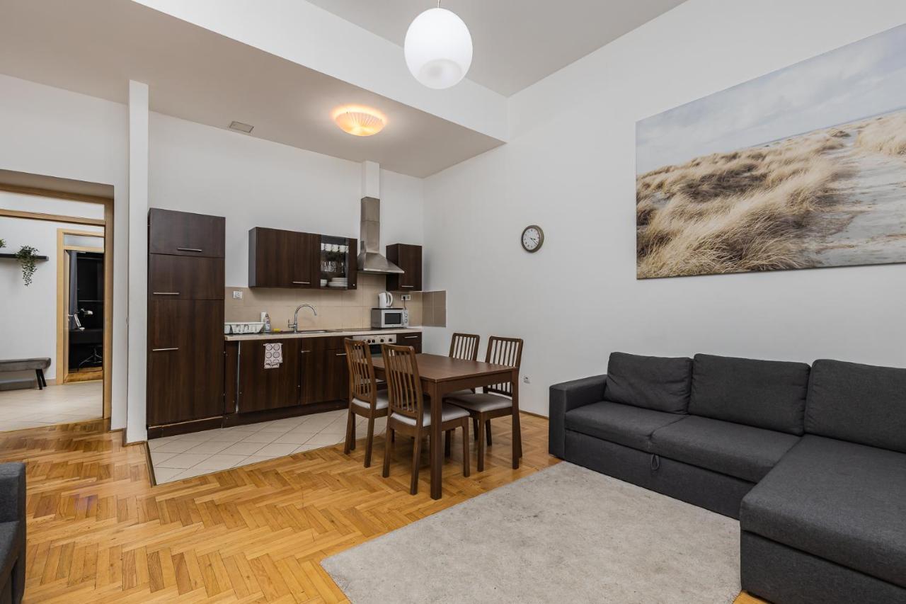 Cosy 1 Bedroom Apartment In Gozsdu Court Budapeste Exterior foto