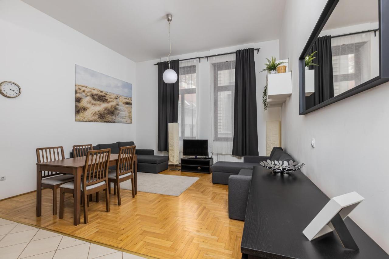 Cosy 1 Bedroom Apartment In Gozsdu Court Budapeste Exterior foto